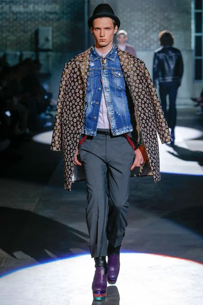 Look 26